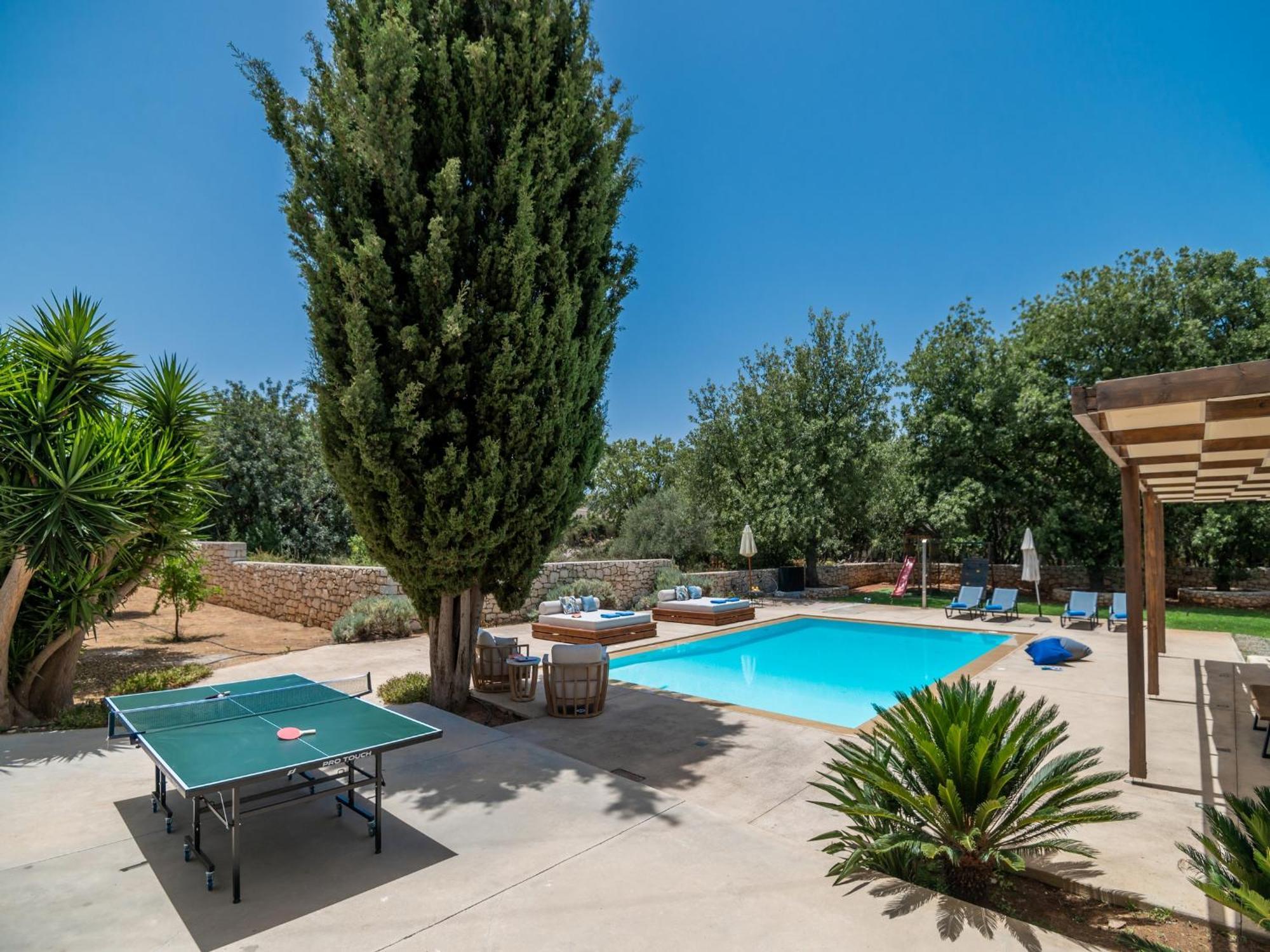 Villa Ellie - Heated Pool, Playground, Garden & Bbq! Vederoi 외부 사진