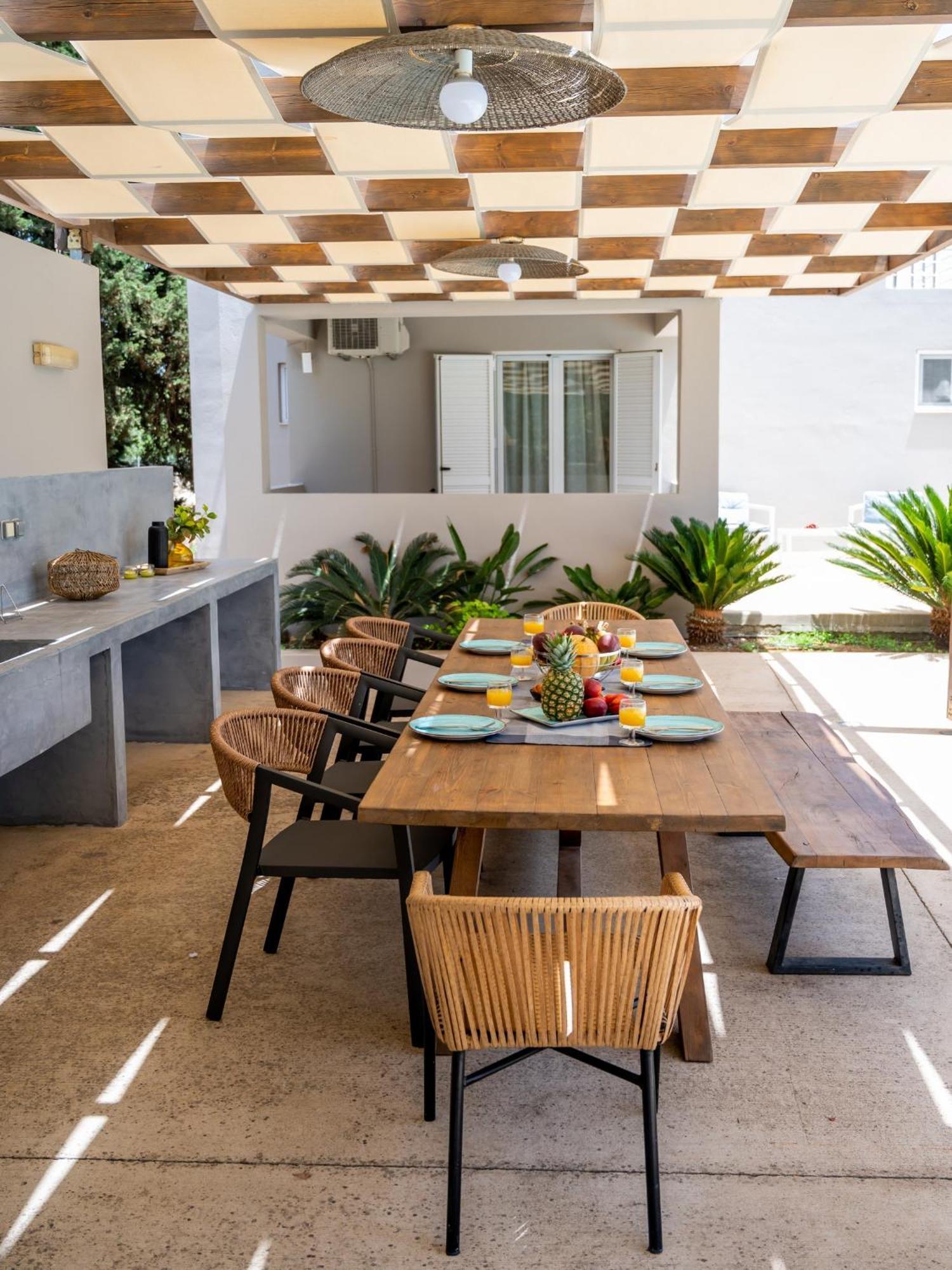 Villa Ellie - Heated Pool, Playground, Garden & Bbq! Vederoi 외부 사진
