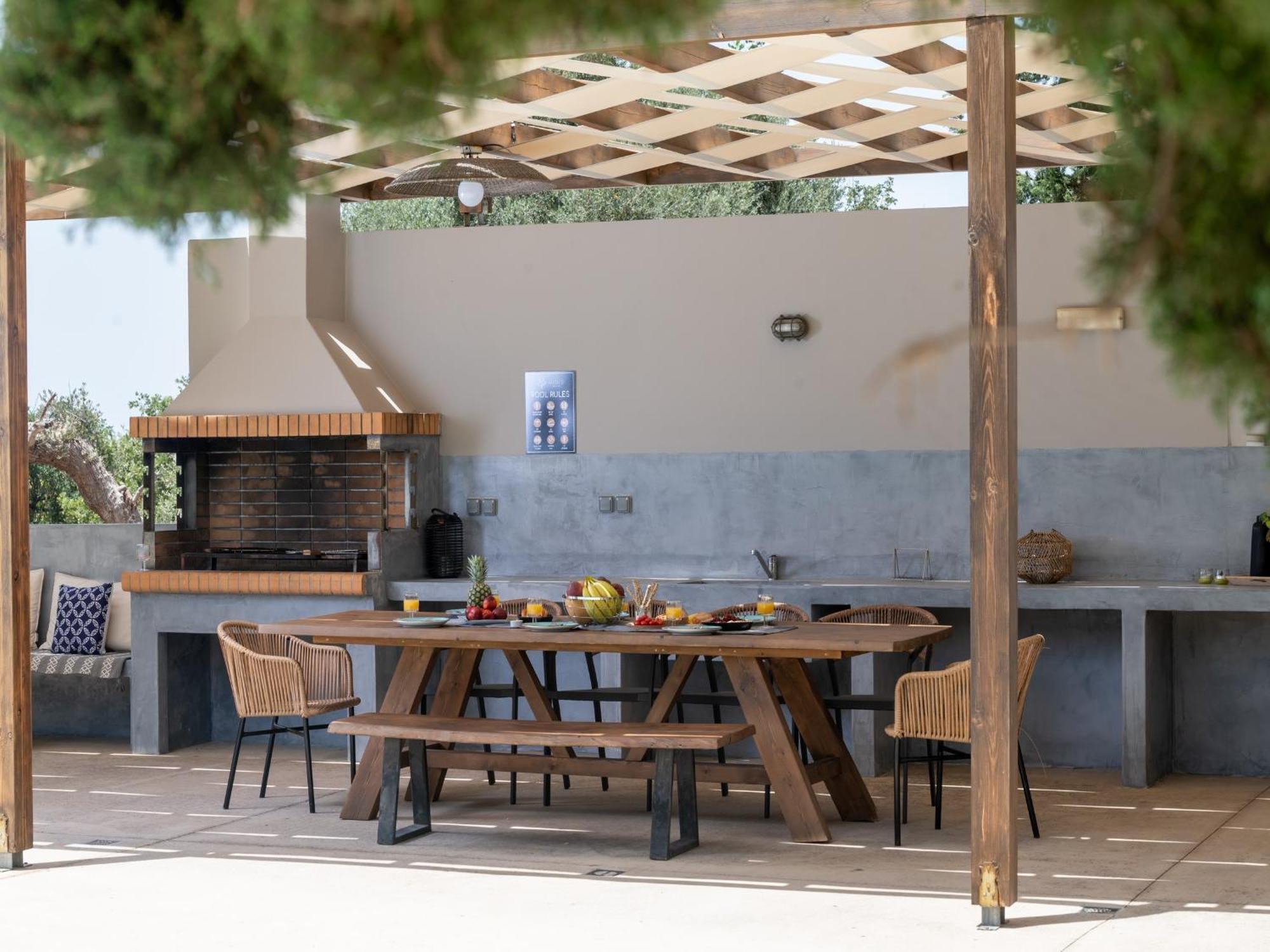 Villa Ellie - Heated Pool, Playground, Garden & Bbq! Vederoi 외부 사진