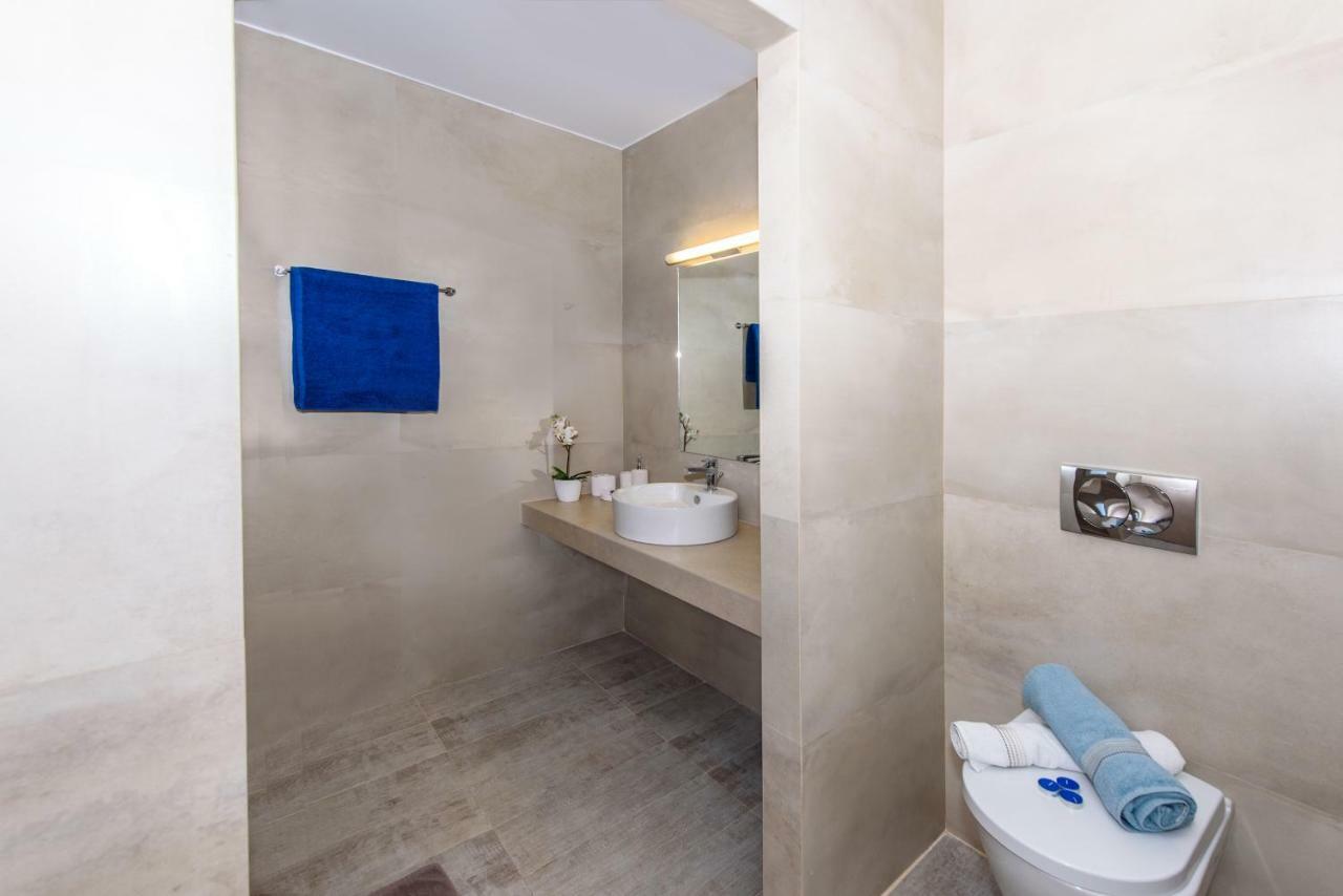 Villa Ellie - Heated Pool, Playground, Garden & Bbq! Vederoi 외부 사진