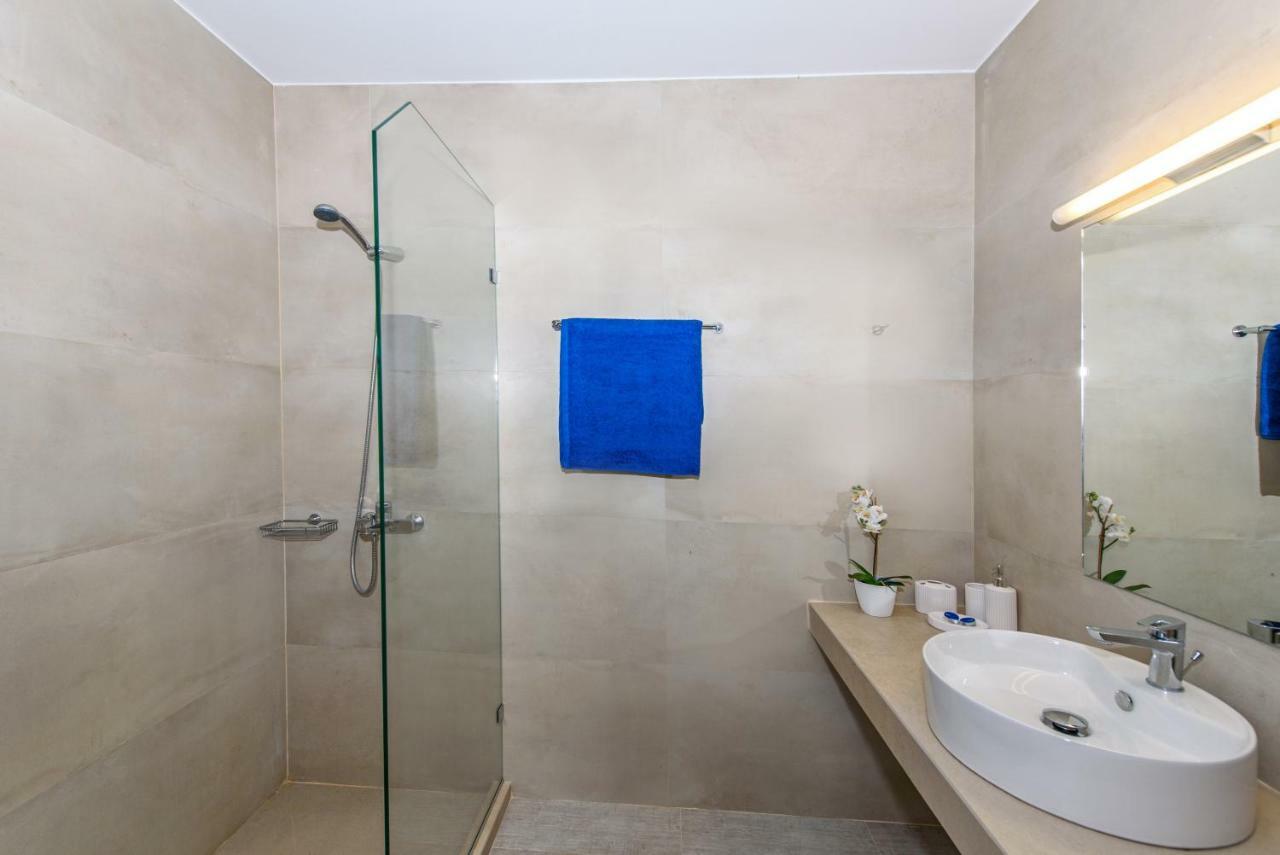 Villa Ellie - Heated Pool, Playground, Garden & Bbq! Vederoi 외부 사진